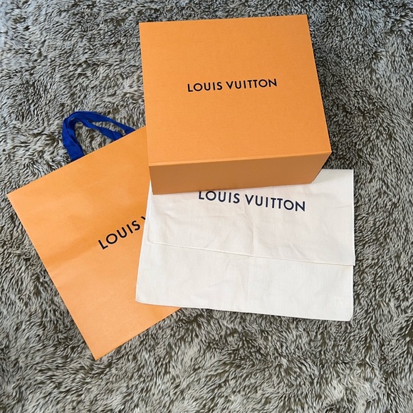 Louis Vuitton empty box with dust bag and paper bag. - Picture 1 of 6